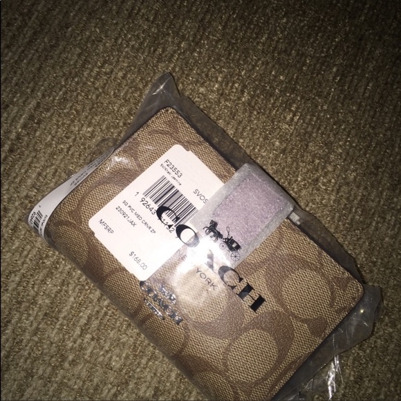 SOLD ✔️❌ Coach Medium size Wallet - Picture 3 of 3